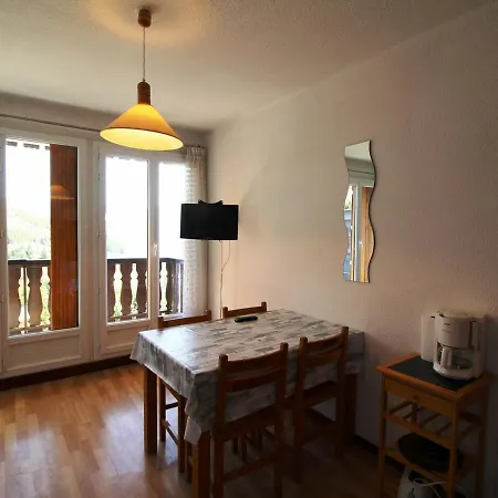 Apartment 4 Pers Au Pied Des Pistes Avec Parking - En Oisans - Fr-1-297-62